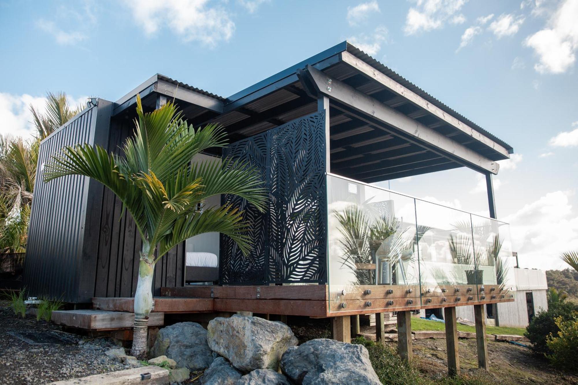 Отель Aotearoa Surf Eco Pods Te Arai Экстерьер фото
