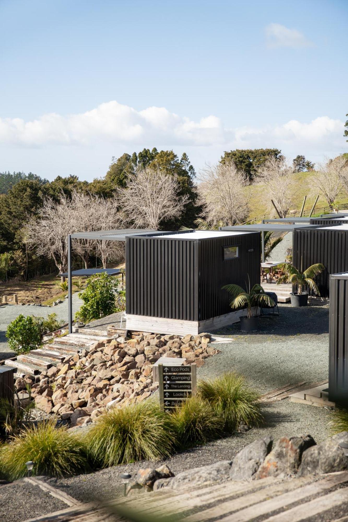Отель Aotearoa Surf Eco Pods Te Arai Экстерьер фото