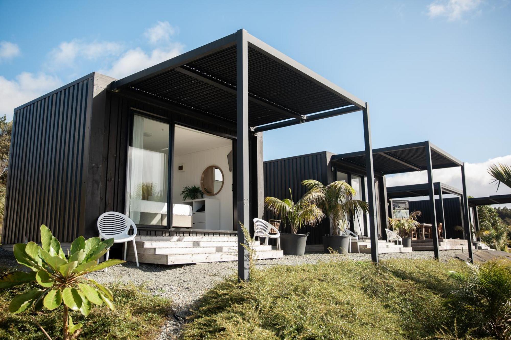 Отель Aotearoa Surf Eco Pods Te Arai Экстерьер фото