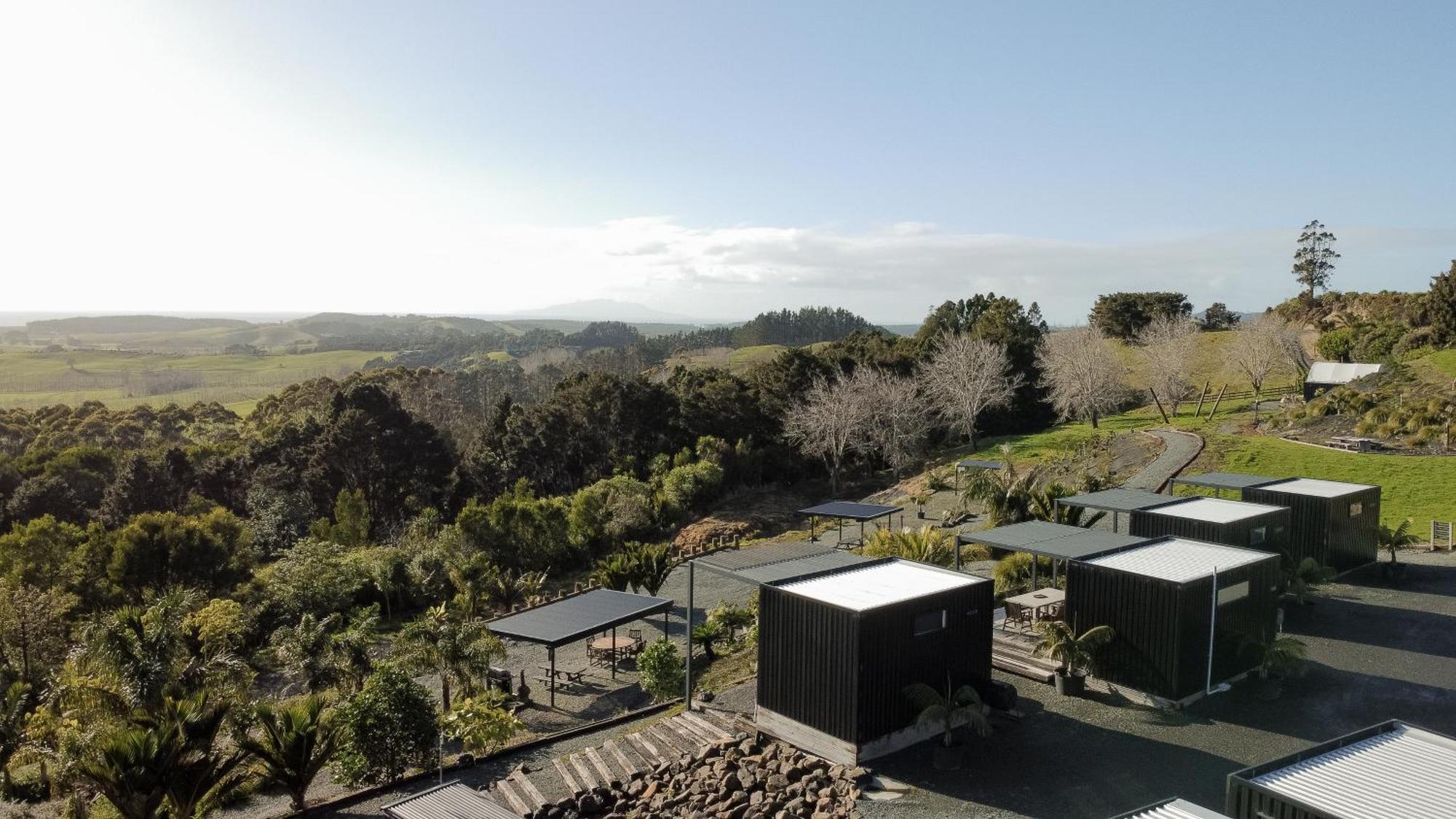 Отель Aotearoa Surf Eco Pods Te Arai Экстерьер фото