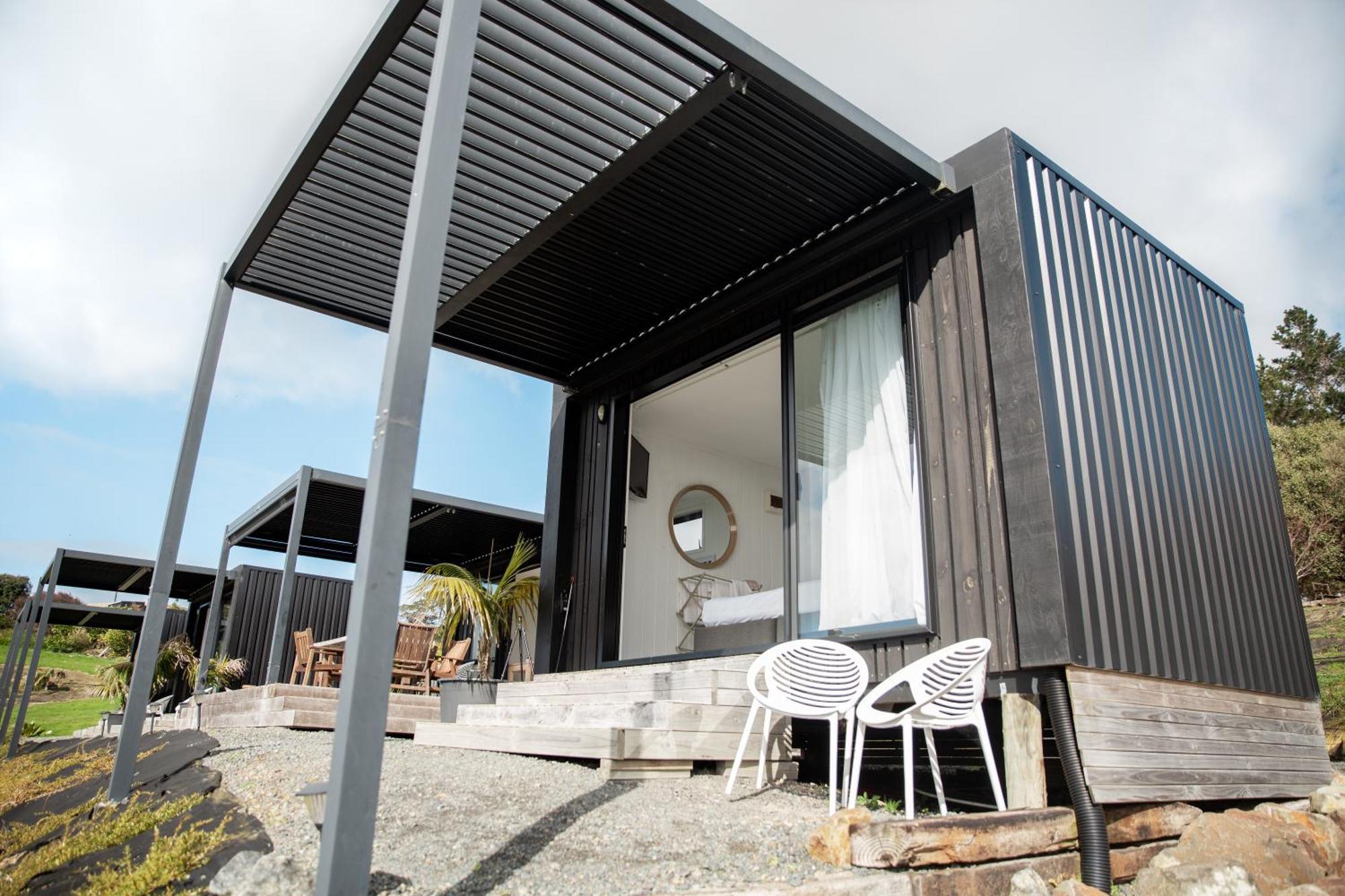 Отель Aotearoa Surf Eco Pods Te Arai Экстерьер фото