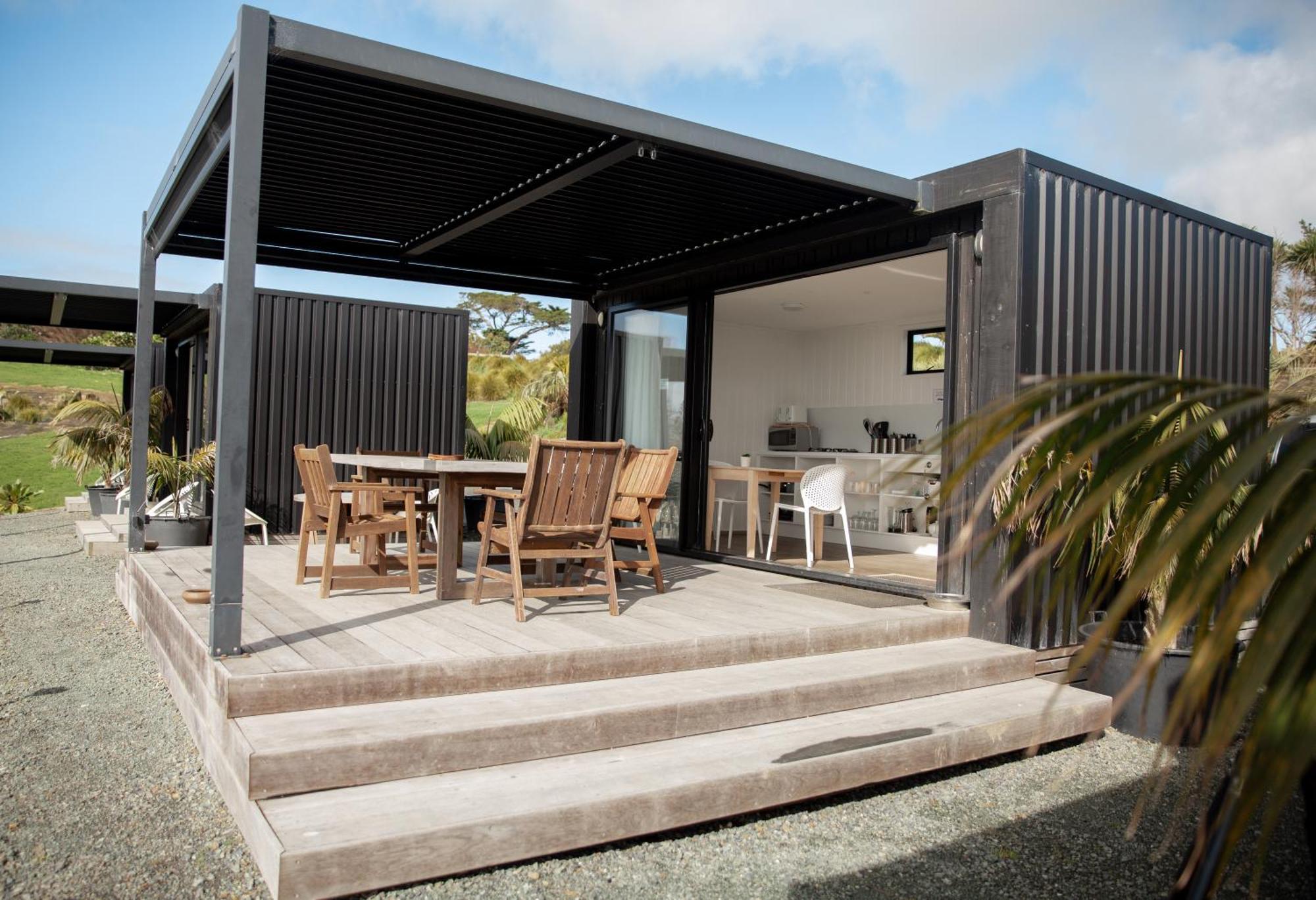 Отель Aotearoa Surf Eco Pods Te Arai Экстерьер фото