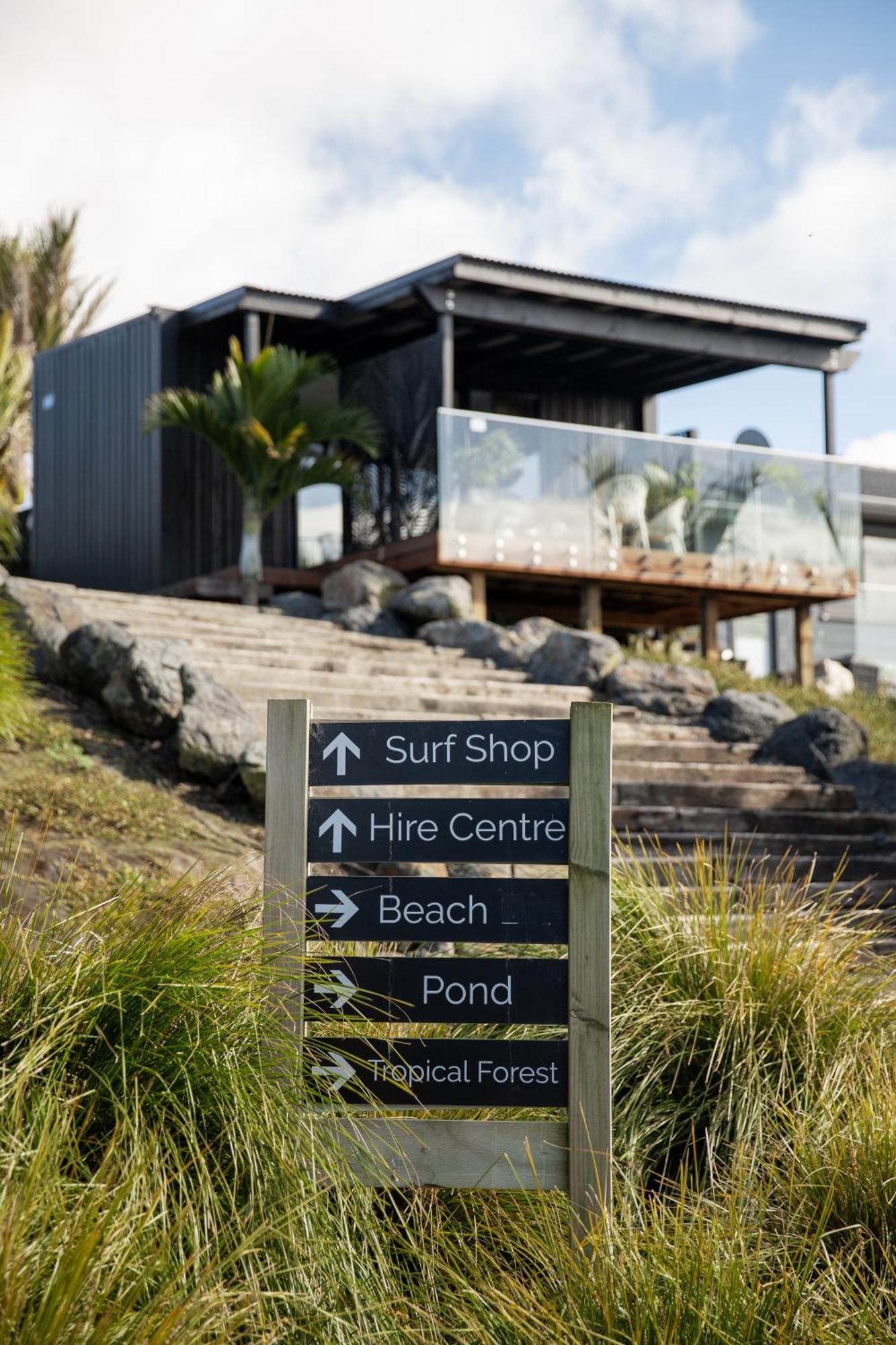 Отель Aotearoa Surf Eco Pods Te Arai Экстерьер фото